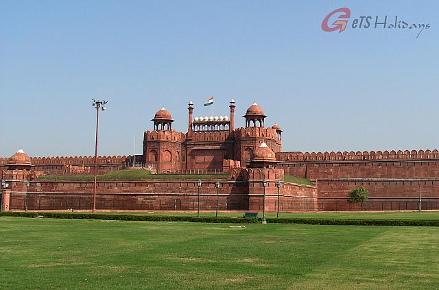 delhi red fort Red Fort – Standing High with Pride